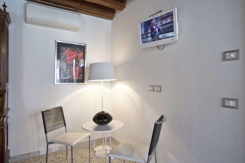 Ca Dell'Ambasciatore Venesia Bagian luar foto