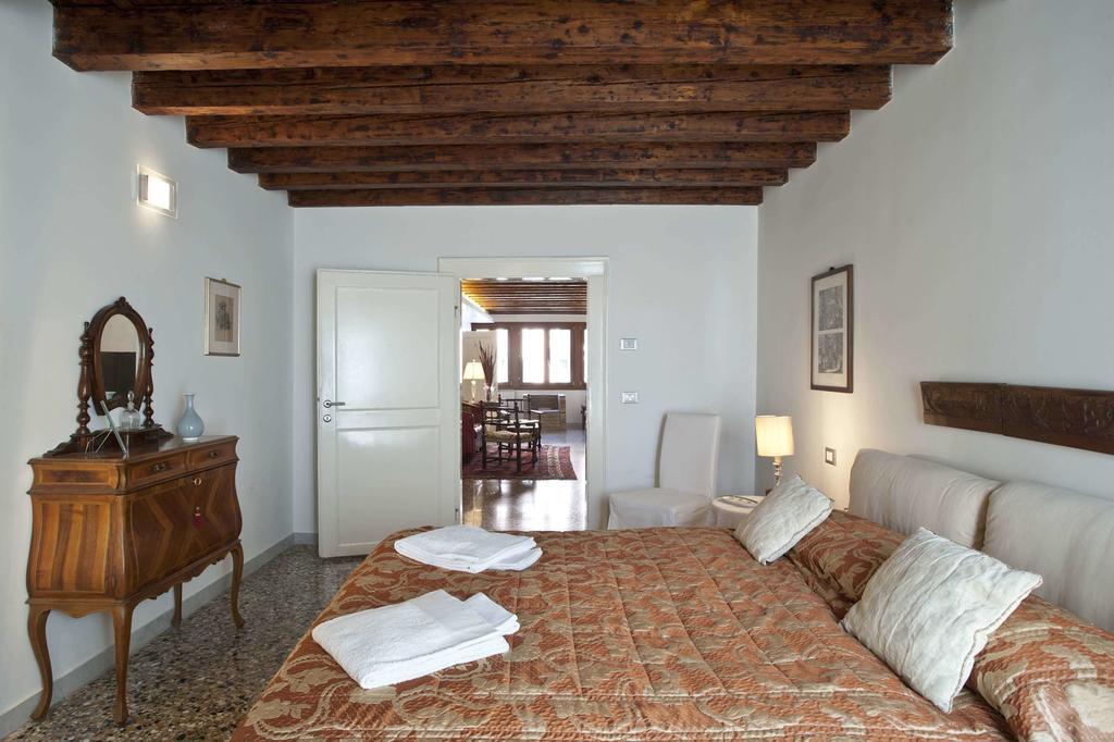 Ca Dell'Ambasciatore Venesia Bagian luar foto