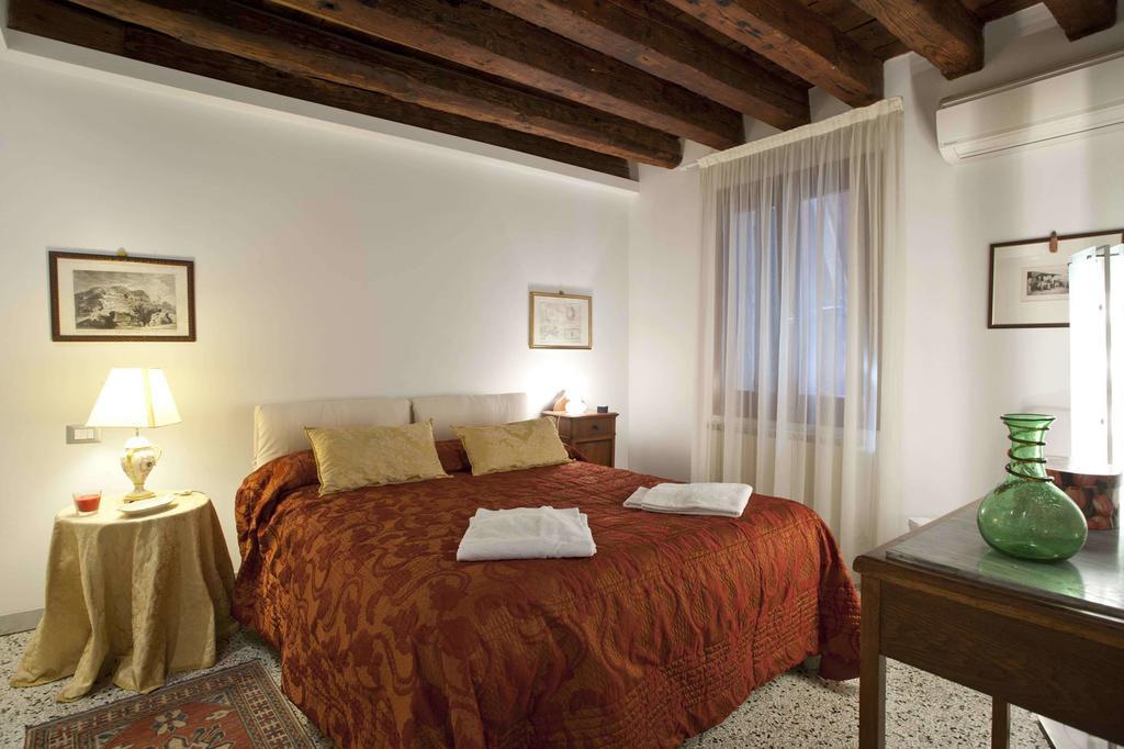 Ca Dell'Ambasciatore Venesia Bagian luar foto