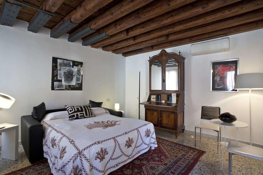 Ca Dell'Ambasciatore Venesia Bagian luar foto